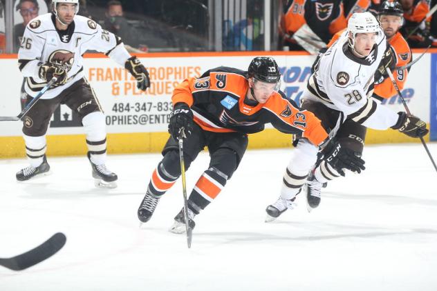 Lehigh Valley Phantoms left wing Ryan Fitzgerald vs. the Hershey Bears