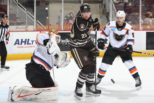 Lehigh Valley Phantoms goaltender Felix Sandstrom vs. the Hershey Bears