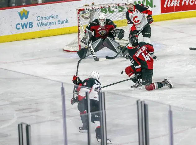 Prince George Cougars vs. Vancouver Giants goaltender Trent Miner