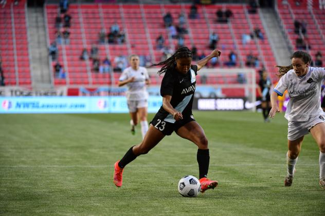 NJ/NY Gotham FC forward Midge Purce vs. Allysha Chapman of the Houston Dash