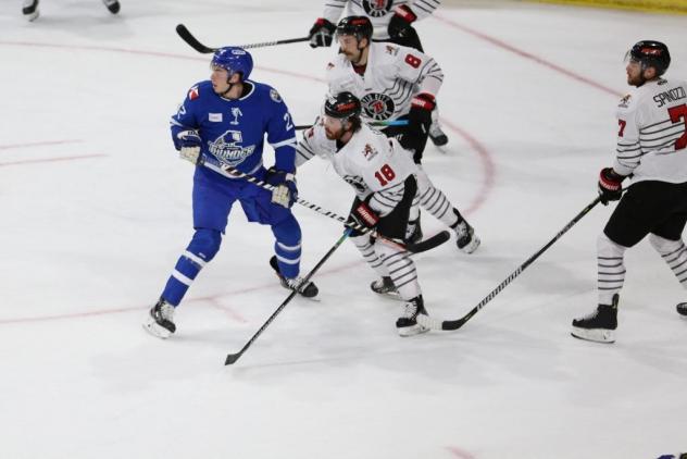 Wichita Thunder forward Beau Starrett vs. the Rapid City Rush