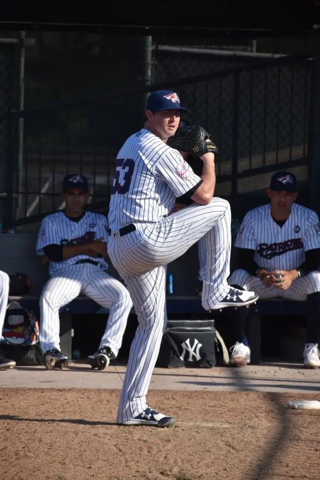 Zack Britton pitching with the Somerset Patriots