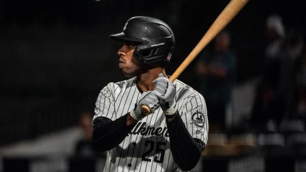 Milwaukee Milkmen first baseman David Washington