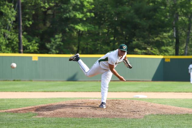 Sanford Mainers Ryan Rue gets loose before his relief appearance on Sunday against Keene