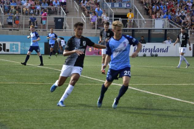 Forward Madison FC midfielder Audi Jepson vs. Union Omaha