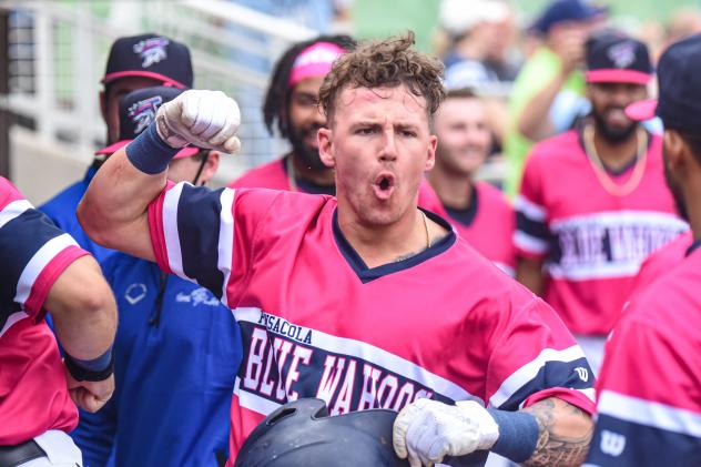 Pensacola Blue Wahoos outfielder Peyton Burdick