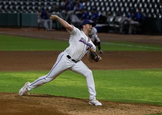 Zach Thompson pitching for the Jacksonville Jumbo Shrimp