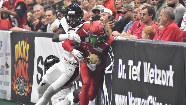 Jacksonville Sharks against the wall vs. the Orlando Predators