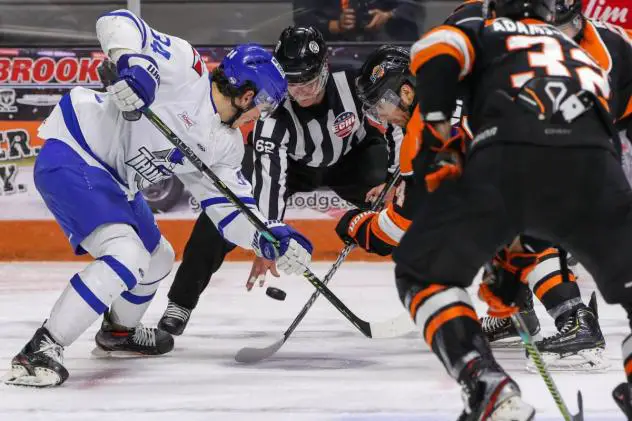 Wichita Thunder face off with the Fort Wayne Komets