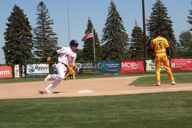 Connor O'Brien of the St. Cloud Rox rounds the bases