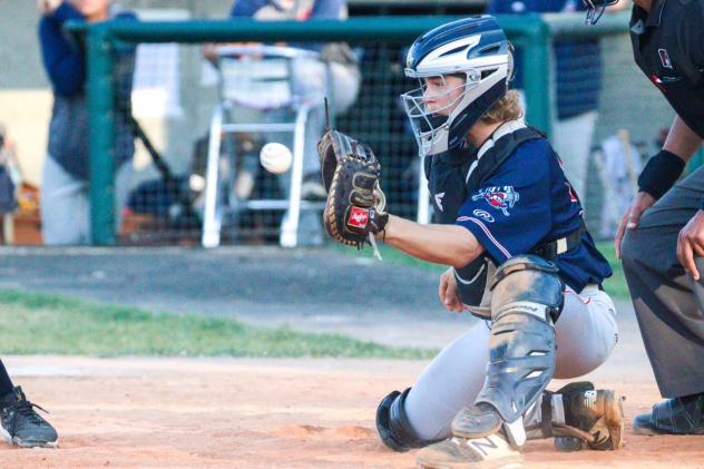 St. Cloud Rox catcher Nate Stevens