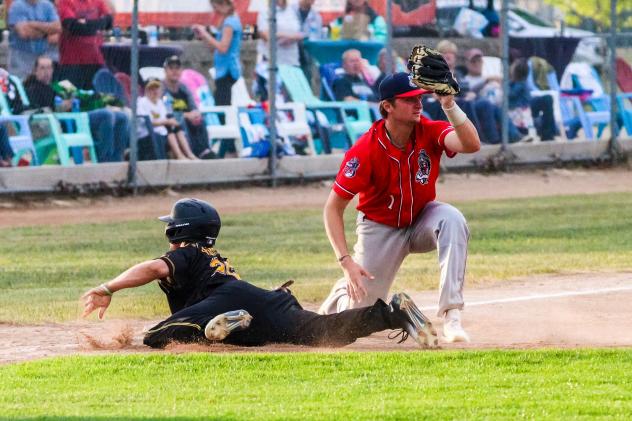 Jordan Barth of the St. Cloud Rox makes a play in the field