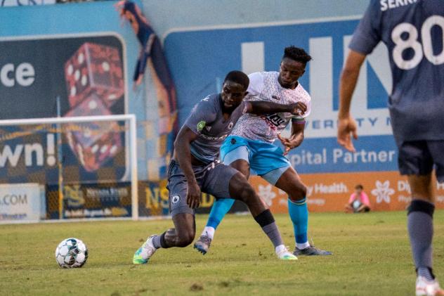Tacoma Defiance battles Las Vegas Lights FC for possession