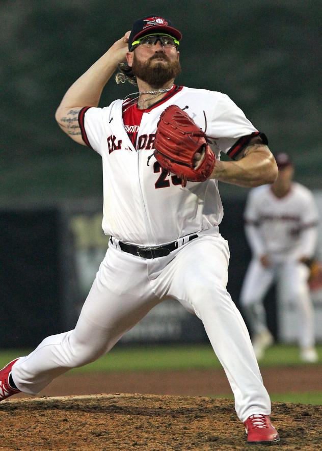 Sioux City Explorers pitcher Matt Pobereyko