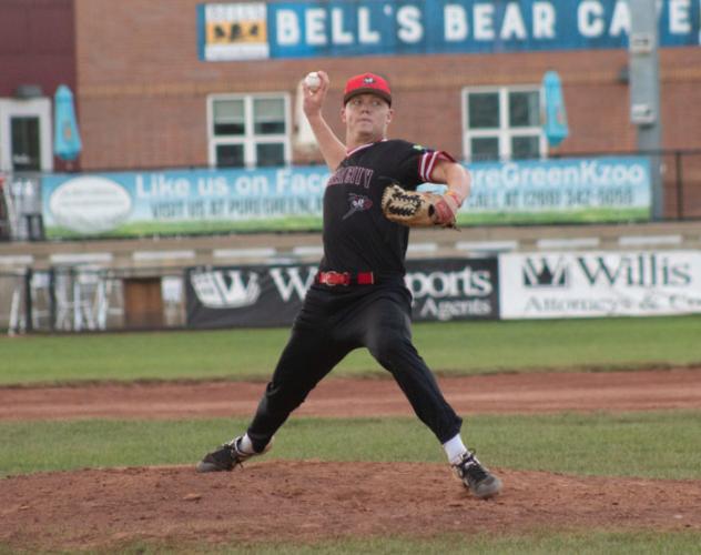 Battle Creek Bombers pitcher Burrell Jones