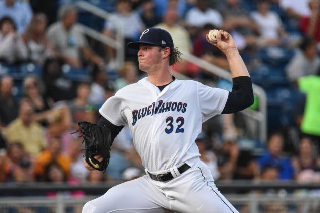 Pensacola Blue Wahoos pitcher Jake Eder