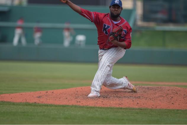Jose Taveras of the Kansas City Monarchs pitching against Kane County