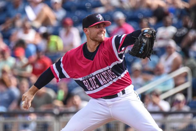 Pensacola Blue Wahoos pitcher Jeff Lindgren