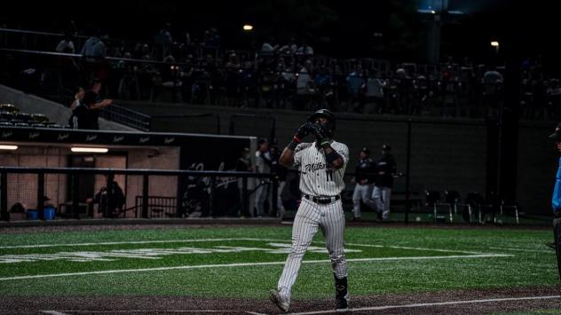 Milwaukee Milkmen second baseman Aaron Hill rounds the bases