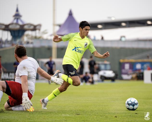 Union Omaha midfielder Yoskar