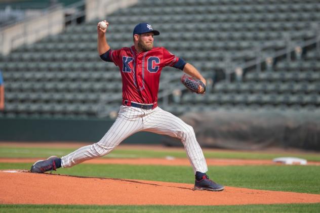 Kansas City Monarchs Justin Shafer delivers a pitch against Sioux City in game 1 of the doubleheader