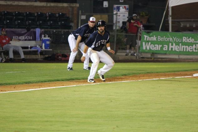 Evansville Otters infielder Josh Allen