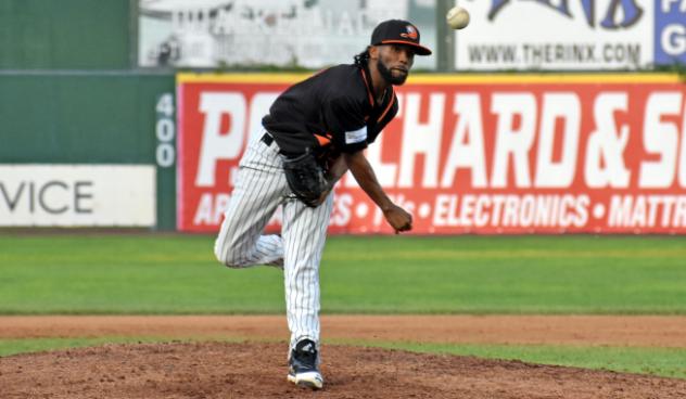 Long Island Ducks pitcher Anderson DeLeon
