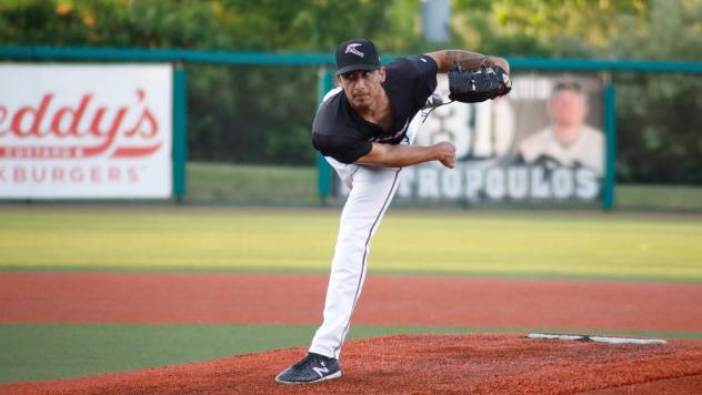 Southern Illinois Miners pitcher Stevie Ledesma