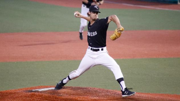 Southern Illinois Miners pitcher Zac Westcott