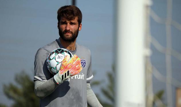 Louisville City FC goalkeeper Simone Lefebvre