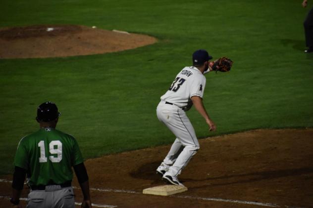 Tri-City Dust Devils first baseman Kenyon Yovan