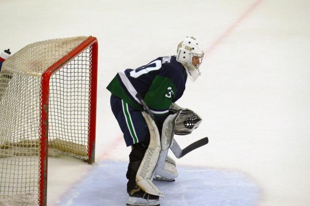 North Iowa Bulls goaltender Cullen DeYoung