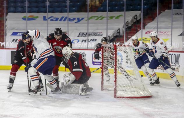 Vancouver Giants goaltender Drew Sim