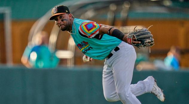 Ezequiel Duran of the Hickory Crawdads