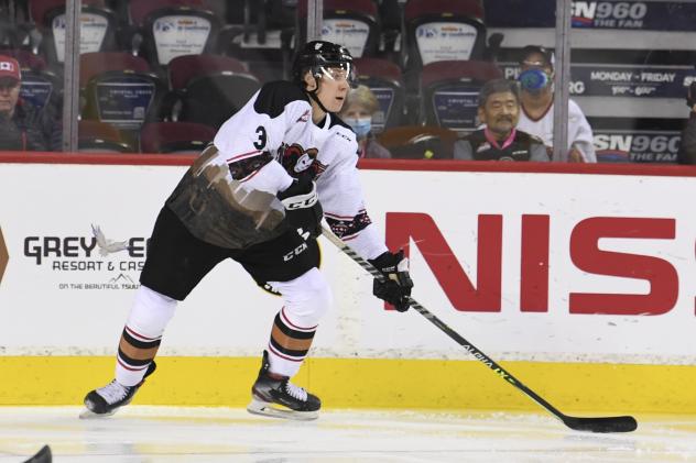 Defenceman Evan Toth with the Calgary Hitmen
