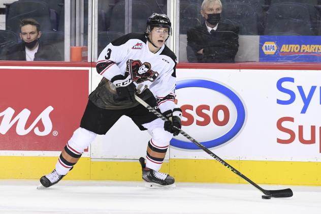 Defenceman Evan Toth with the Calgary Hitmen