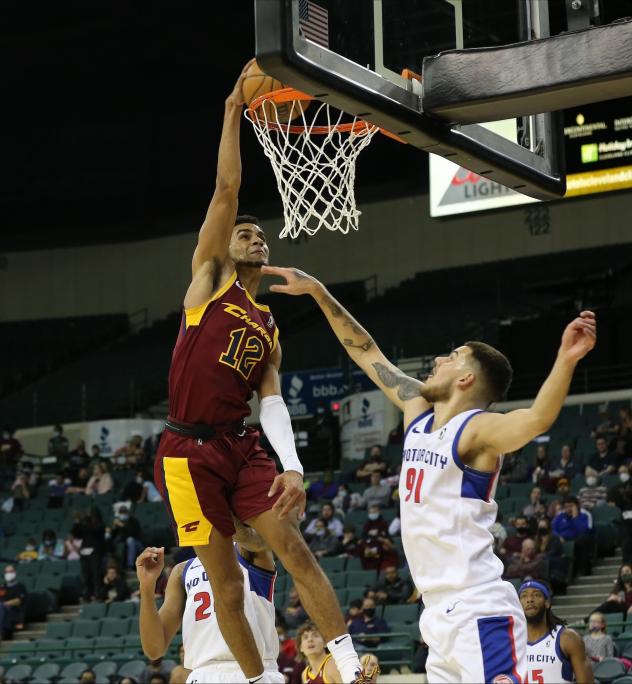 Justin James of the Cleveland Charge vs. the Motor City Cruise