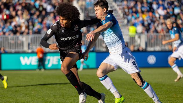 Atlético Ottawa battles the HFX Wanderers