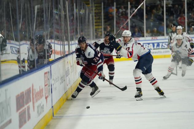 Springfield Thunderbirds and Hartford Wolf Pack eye a loose puck