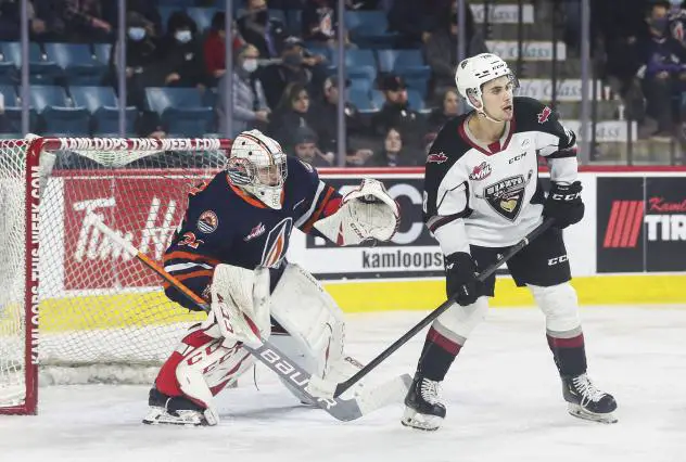 Vancouver Giants right wing Julian Cull vs. the Kamloops Blazers