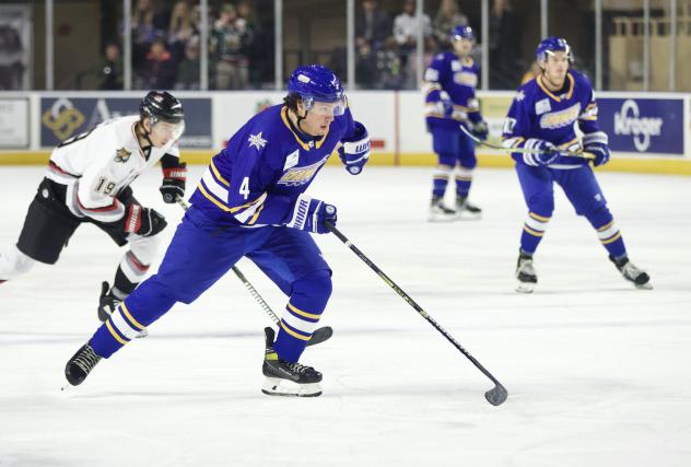 Roanoke Rail Yard Dawgs forward Chris Hunt