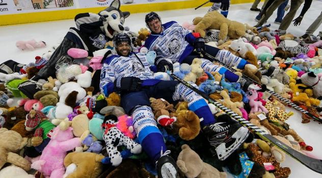 Jacksonville Icemen Teddy Bear Toss