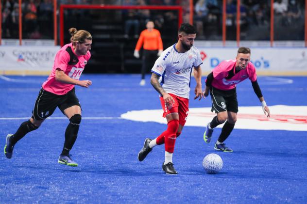 St. Louis Ambush battle the Kansas City Comets