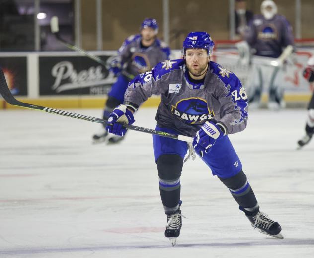 Roanoke Rail Yard Dawgs forward Josh Nenadal