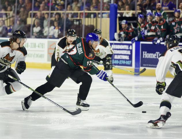 Roanoke Rail Yard Dawgs forward Danny Cangelosi