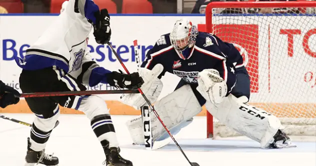 Victoria Royals face the Tri-City Americans goaltender