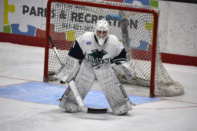 North Iowa Bulls goaltender Carsen Stokes