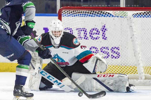 Kelowna Rockets goaltender Talyn Boyko eyes a puck against the Seattle Thunderbirds