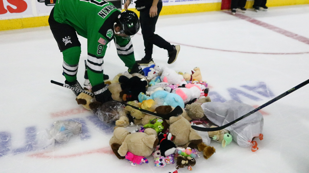 Binghamton Black Bears Teddy Bear Toss