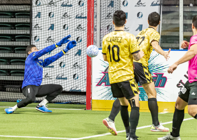 St. Louis Ambush battle the Milwaukee Wave